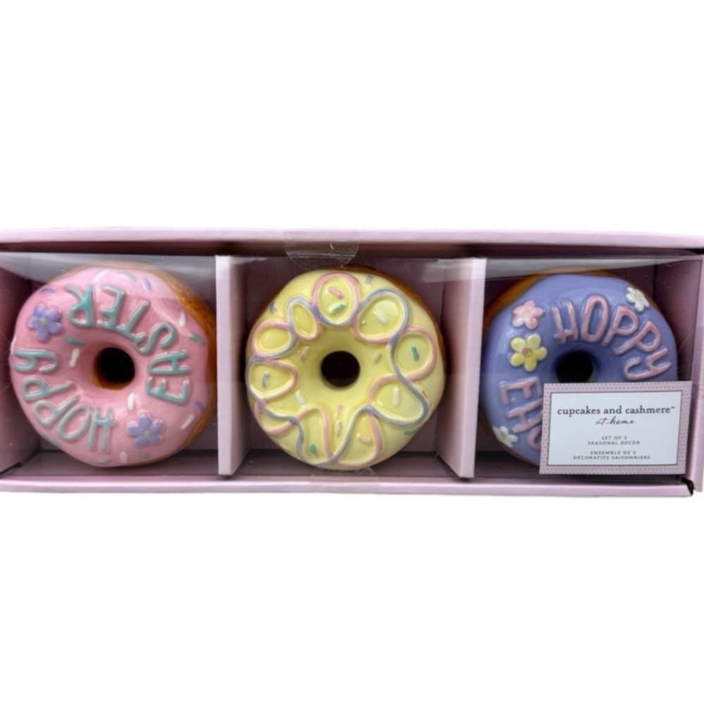 Cupcakes and Cashmere NIB Easter donut decor 3 pack
